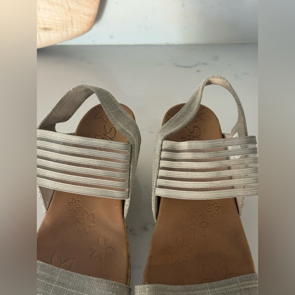 Skechers Women's Light Gray Cork Wedge Sandals - Picture 5 of 13